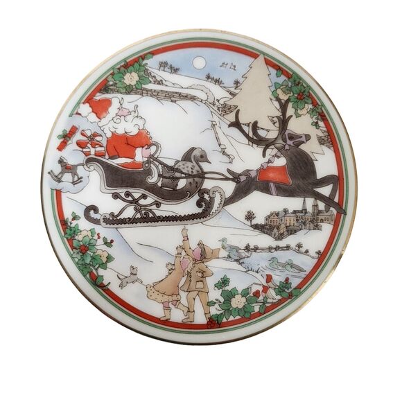 Royal Doulton Sleighride Round Trinket Box Bone China Christmas 1990 - Picture 2 of 4